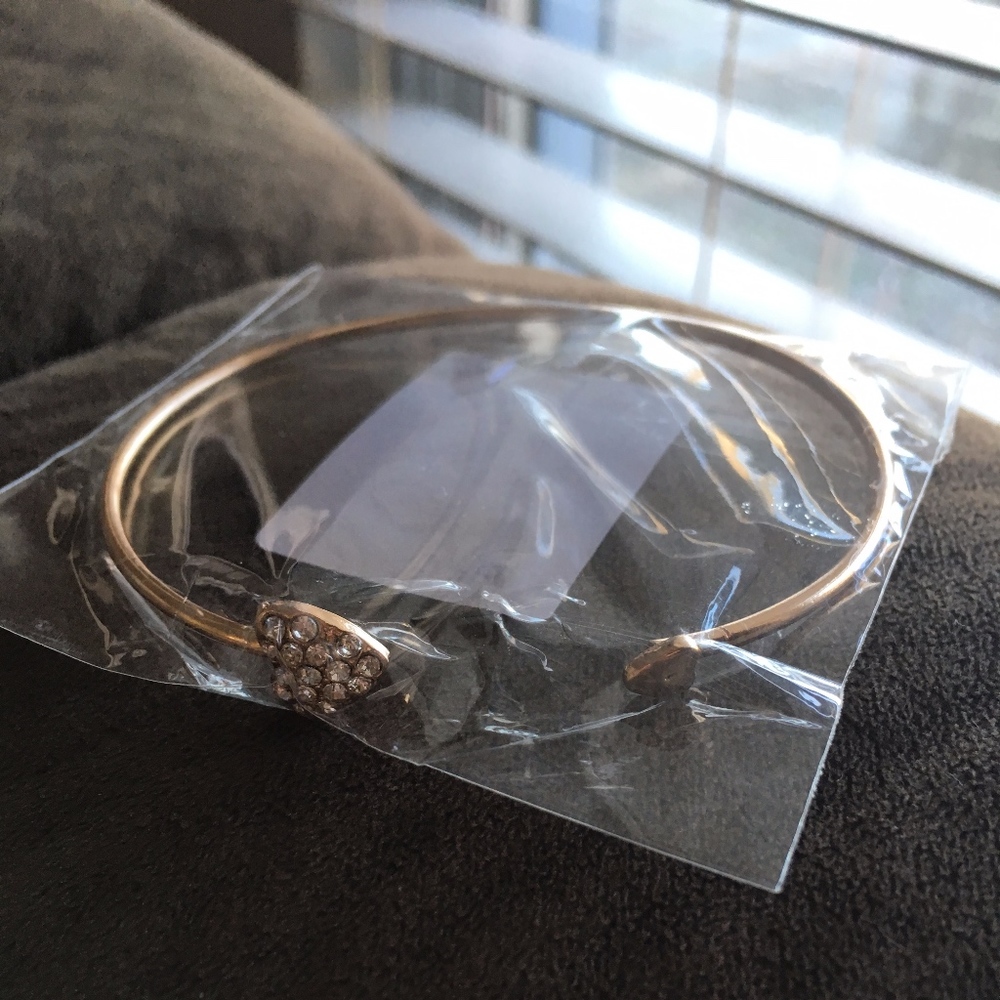 Hearts Gold Crystal Love Bangle Cuff Bracelet - Picture 5 of 6